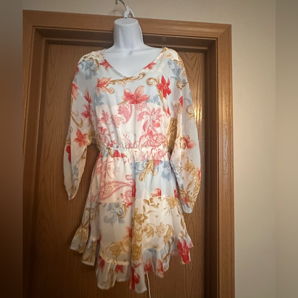 White Birch Full Size Floral Ruffled V-Neck Romper- Small- NWOT